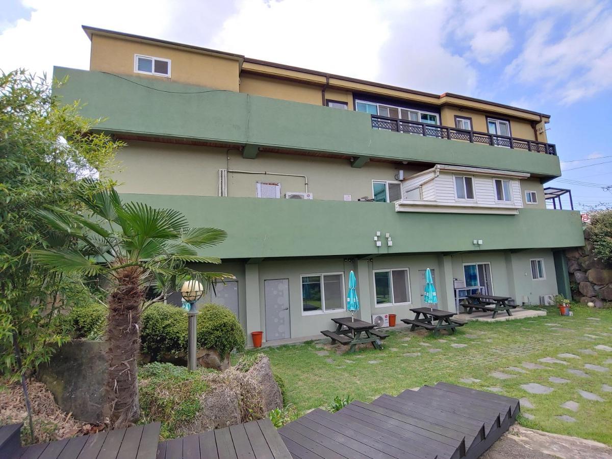 Jeju Oreum Pension Экстерьер фото